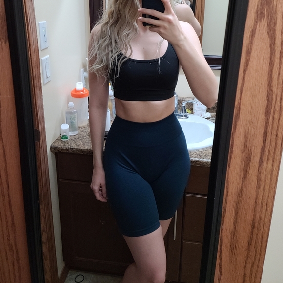 SOLD Alphalete Amplify Biker Shorts Dark Waters - Picture 3 of 4